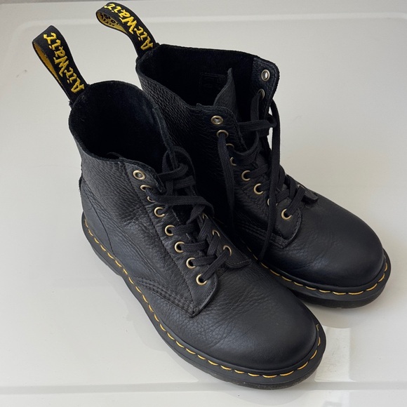 Dr. Martens Pascal Virginia Leather Black Lace Up Boots - Picture 10 of 10